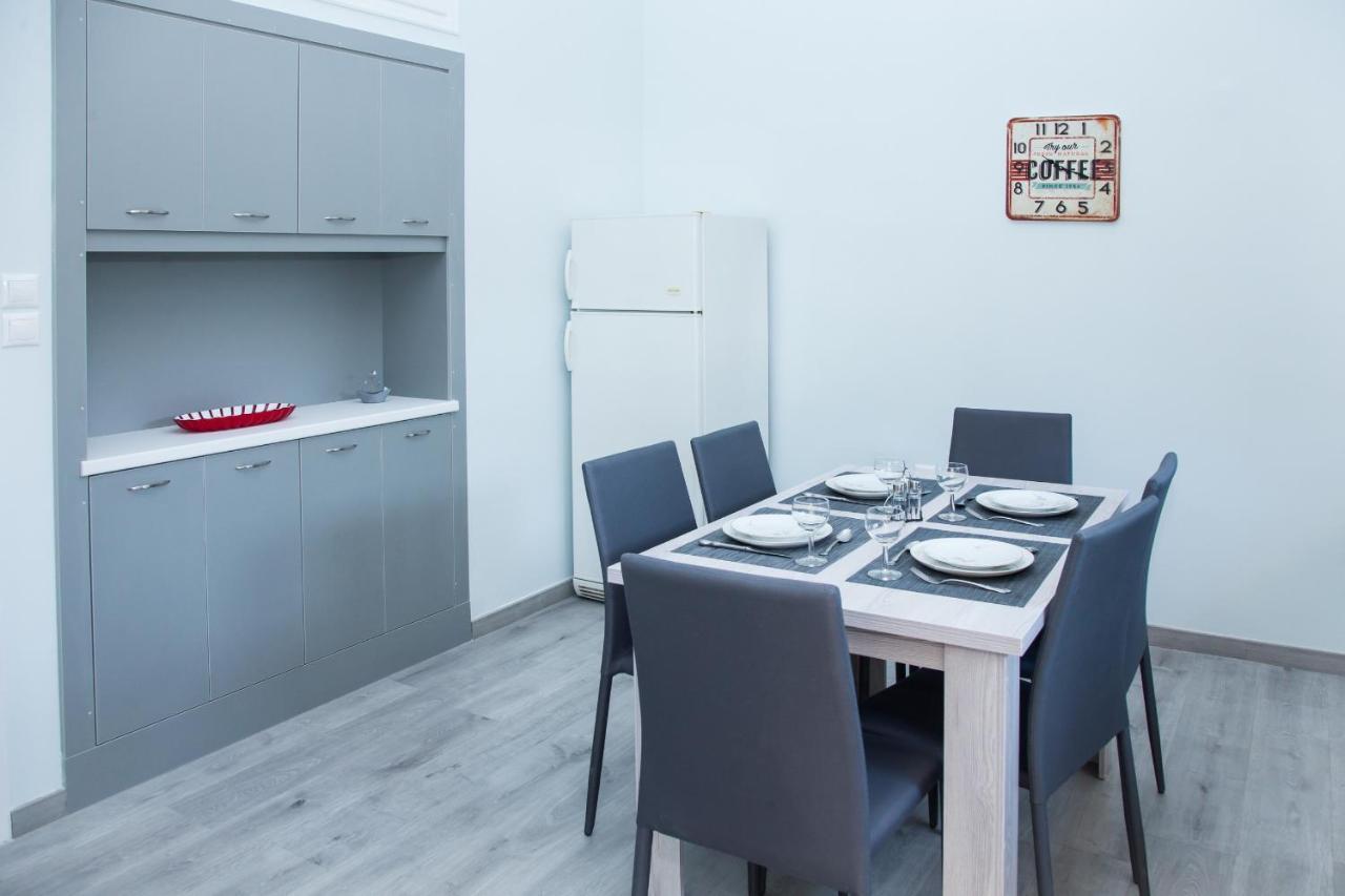 Sunny And Minimal Apt In Glyfada With 3 Bdrm 아테네 외부 사진