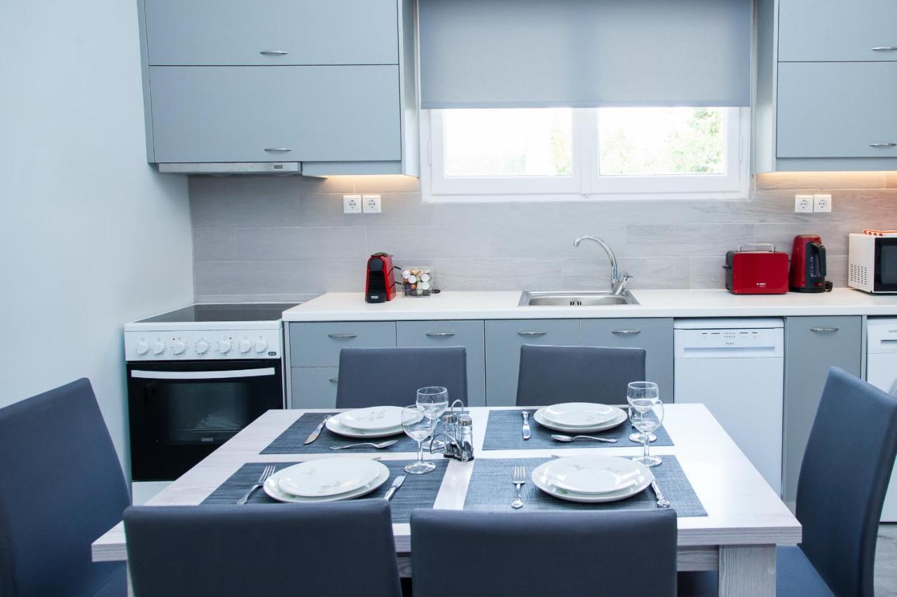 Sunny And Minimal Apt In Glyfada With 3 Bdrm 아테네 외부 사진