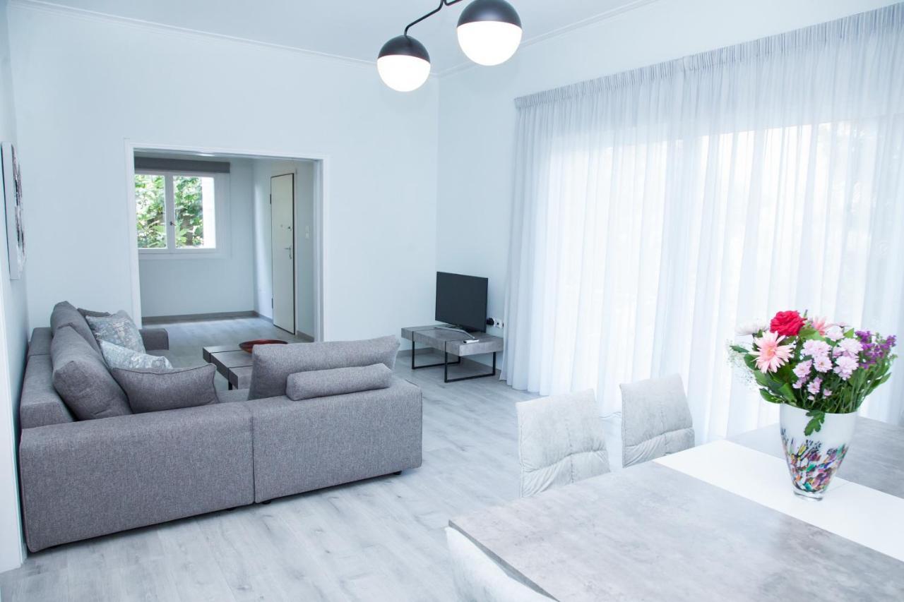 Sunny And Minimal Apt In Glyfada With 3 Bdrm 아테네 외부 사진