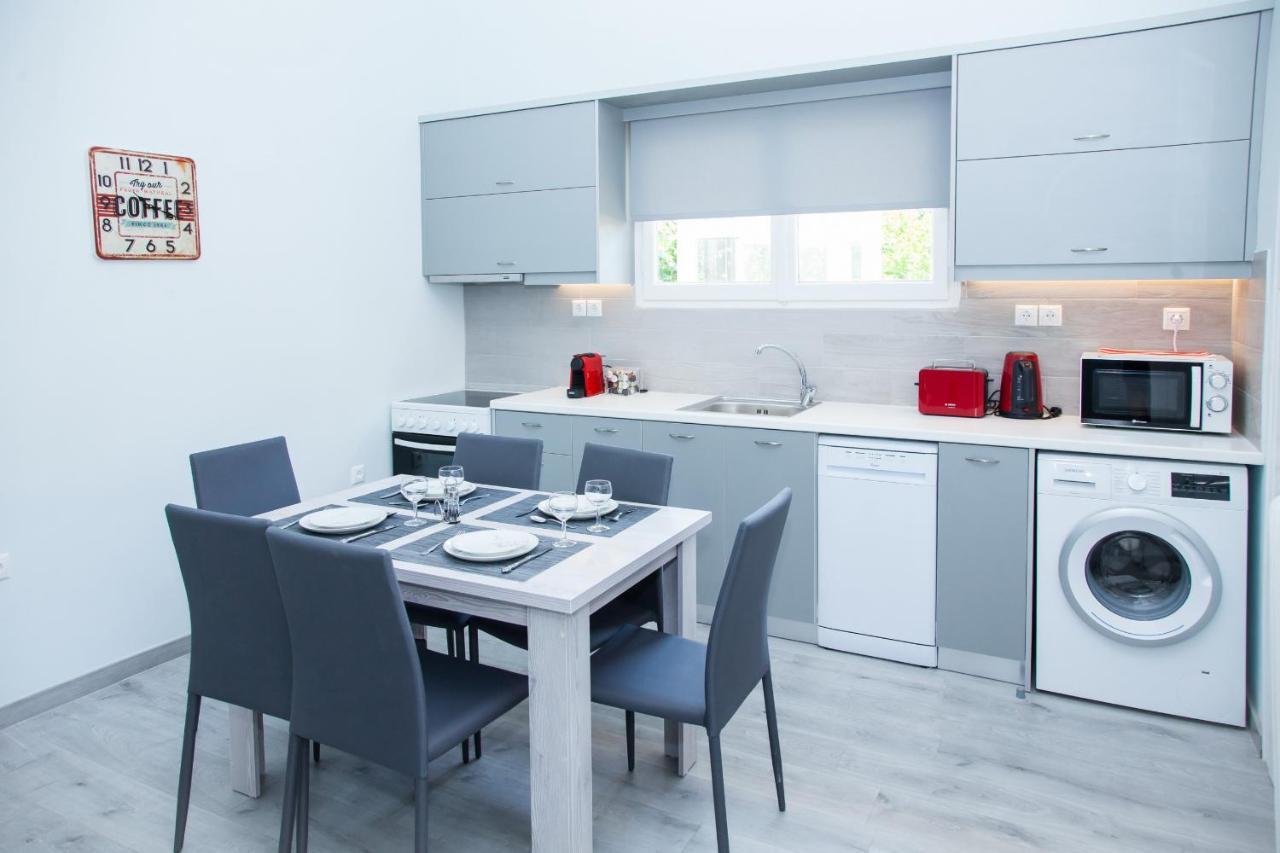 Sunny And Minimal Apt In Glyfada With 3 Bdrm 아테네 외부 사진